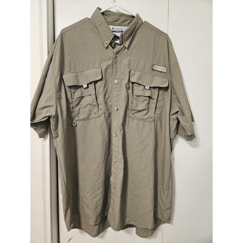 Columbia PFG Tan Short-sleeve Fishing Shirt Dual Pockets Vented Back. Size Large